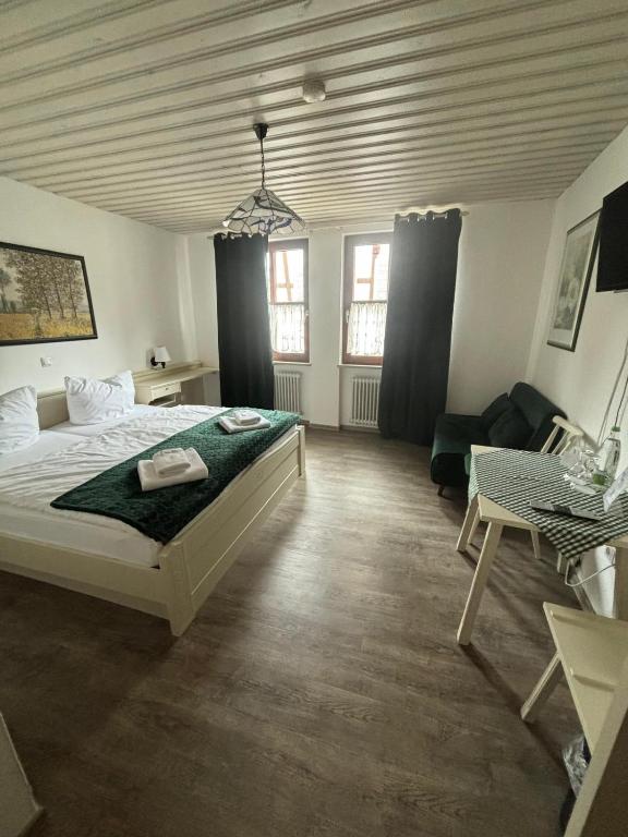 Pension Main-Art - Tweepersoonskamer Met Eigen Badkamer
