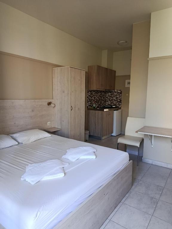 Kleri Beloni Rooms - 12