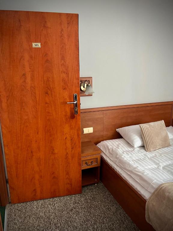 Adalbertus Dom Pielgrzyma - Habitación Individual Con Baño Privado