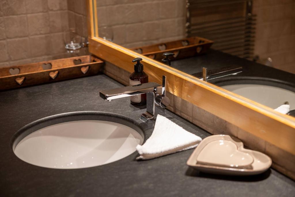 Chalet Chafrebelle - sauna & view - Resim 19