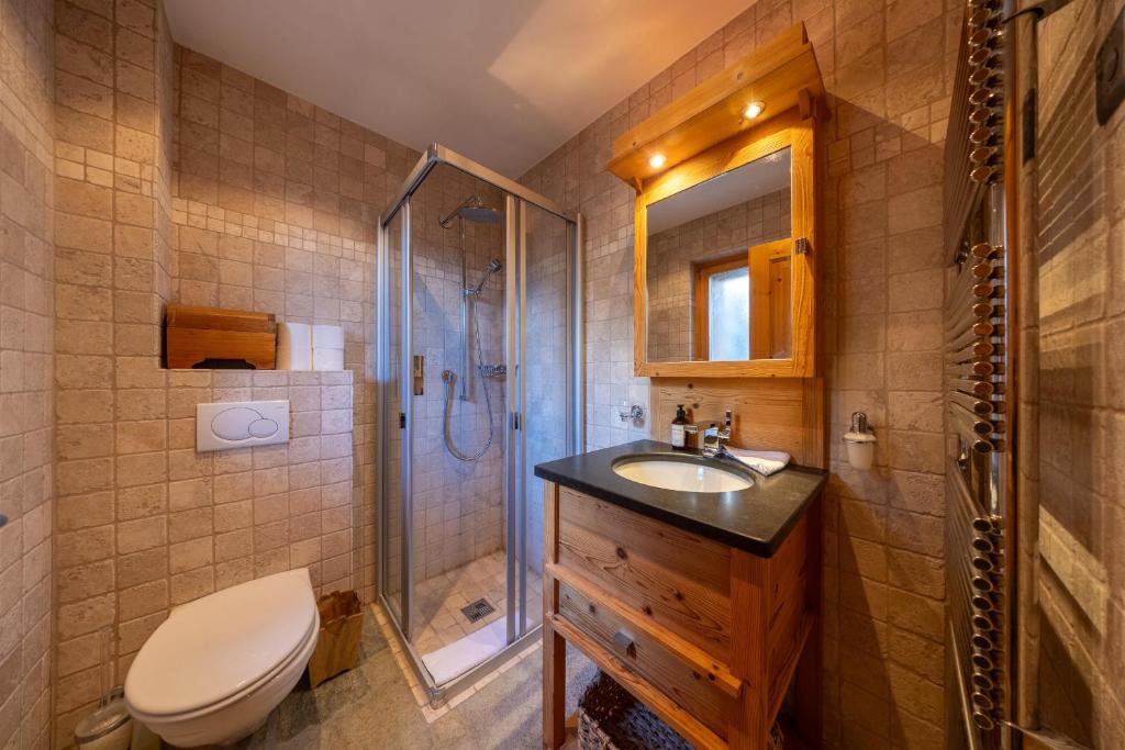 Chalet Chafrebelle - sauna & view - Resim 21