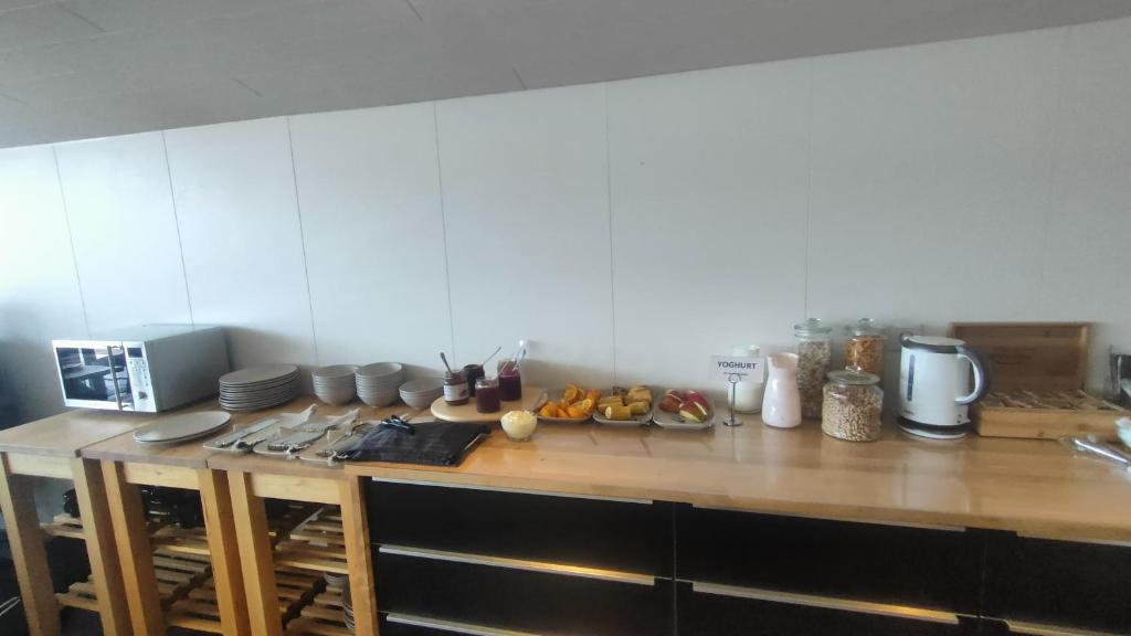 Cucina o angolo cottura di Glacier World - Hoffell Guesthouse