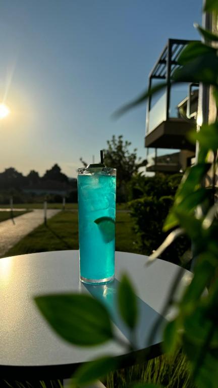 Nápoje v ubytovaní Miroes Suites