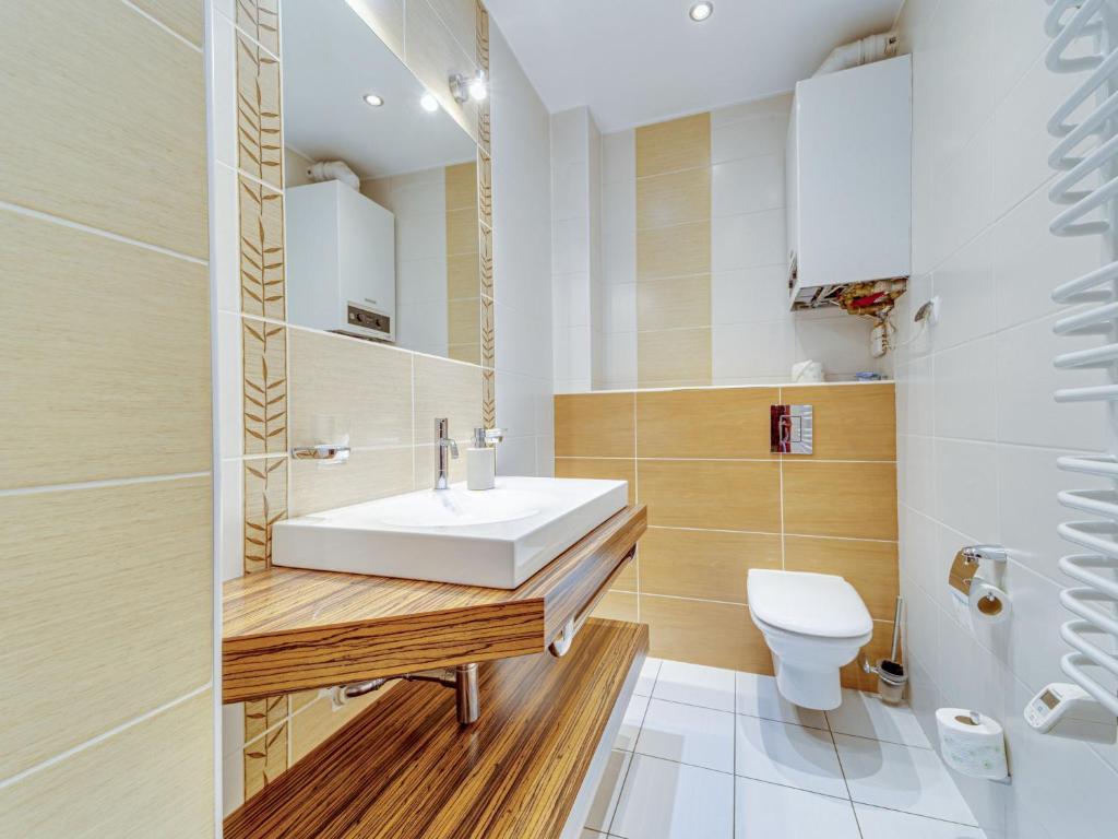 Kúpeľňa v ubytovaní Apartment Nad Łomniczką-1 by Interhome