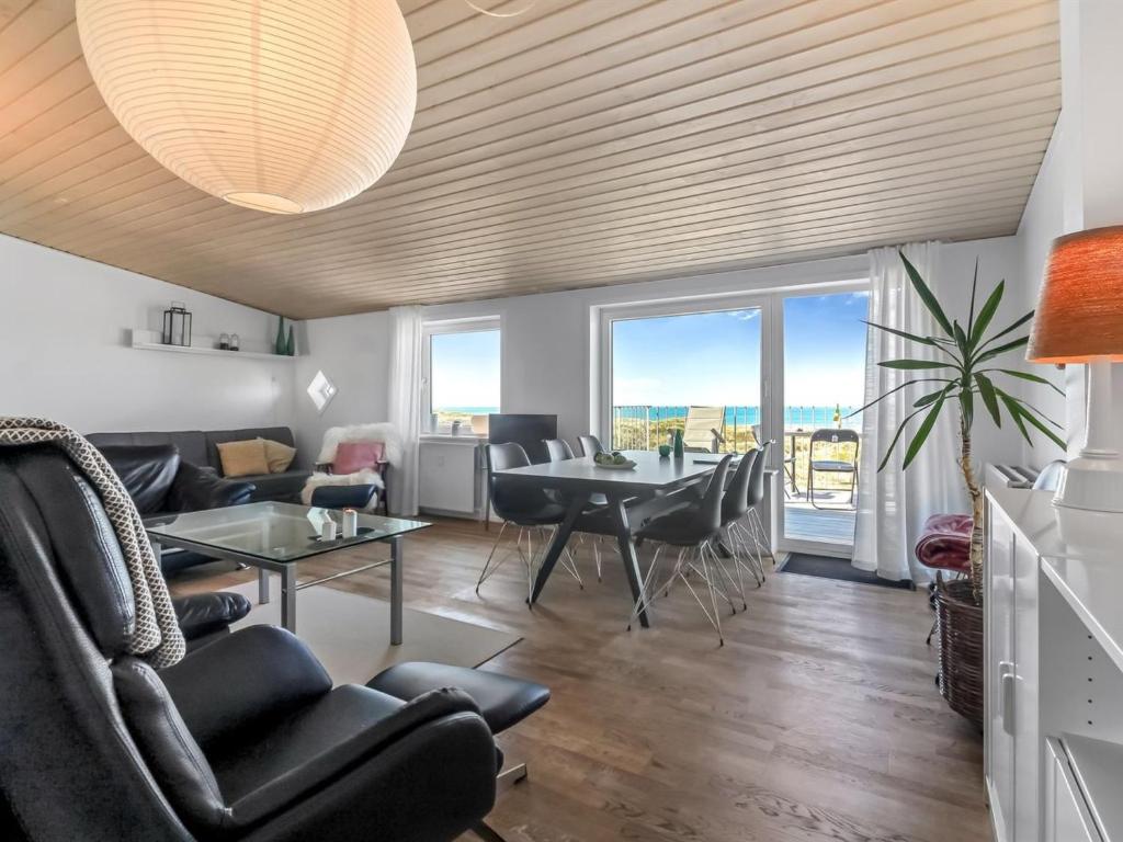 Posezení v ubytování Apartment Britta - 100m from the sea by Interhome