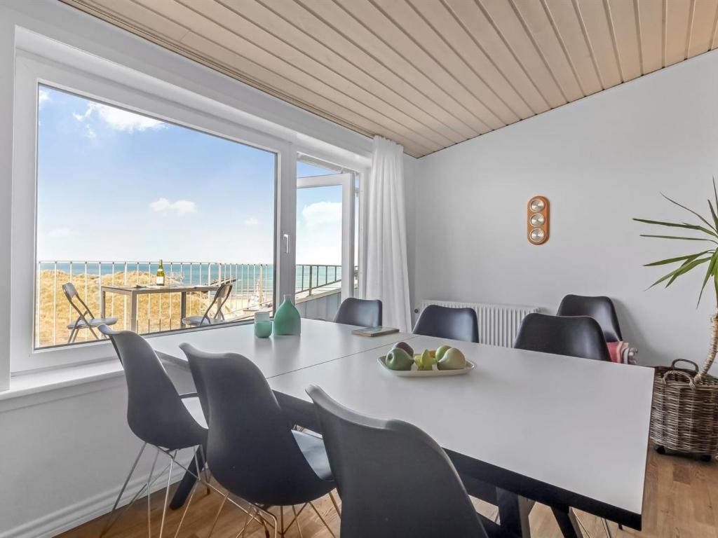 Posezení v ubytování Apartment Britta - 100m from the sea by Interhome
