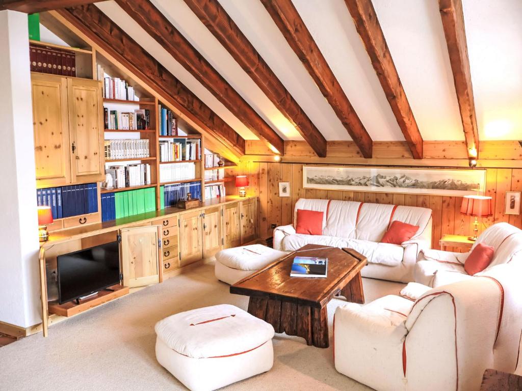 Un lugar para sentarse en Apartment Haus Bellevue-8 by Interhome