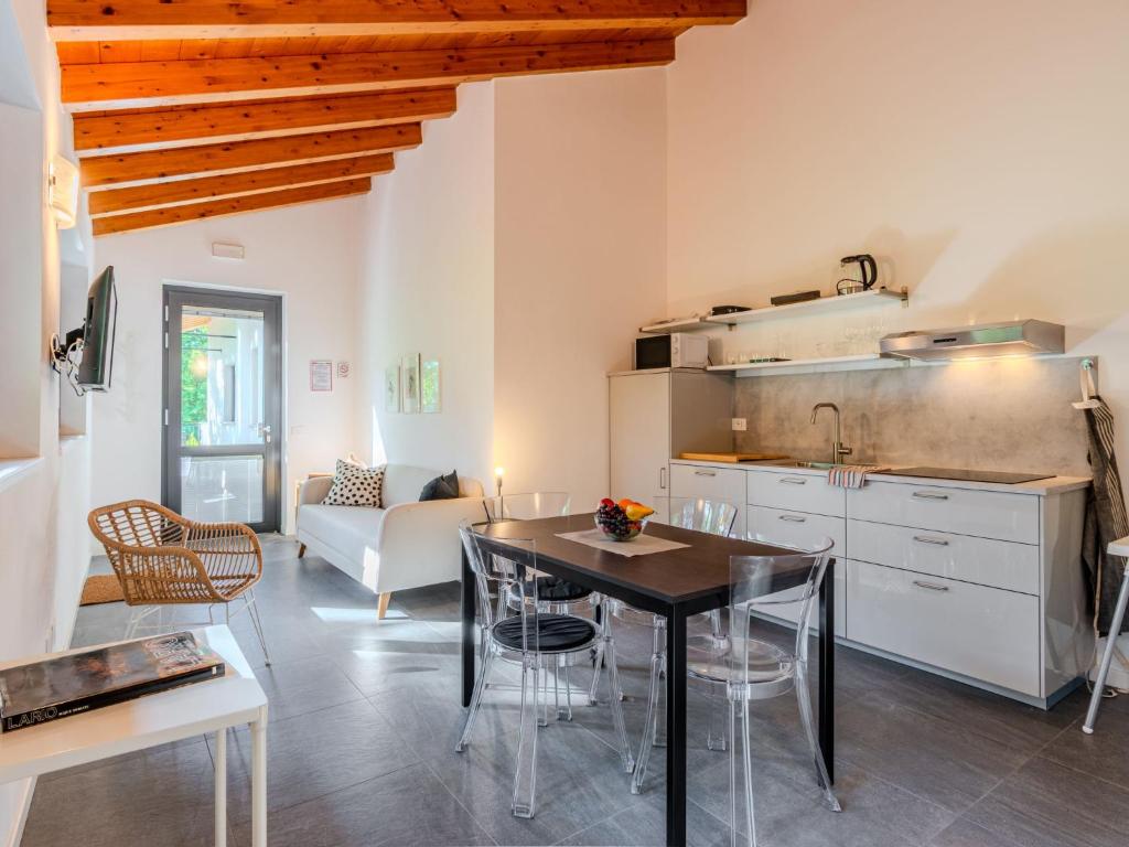 Posezení v ubytování Apartment Camping Turisport-5 by Interhome