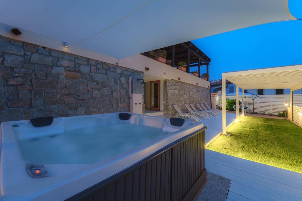 Hotel Galli - Wellness & Spaの敷地内または近くにあるプール