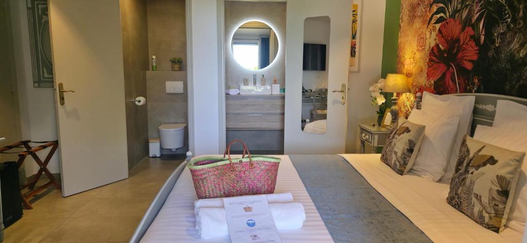 Loup Castel Boutique Hotel B&B - Deluxe Kamer Met Kingsize Bed Leuk