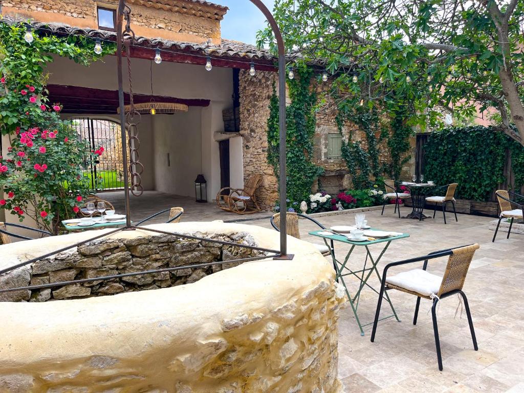 Patio nebo venkovní prostory v ubytování Suites de Bruoux