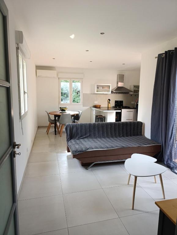 Photo de la galerie de l'établissement Maison atypique avec jardin, à Calenzana