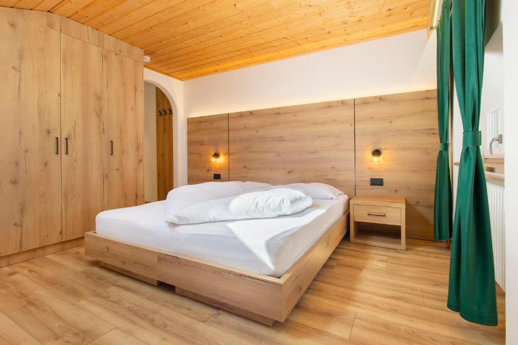 Postel nebo postele na pokoji v ubytování Gasthof Goldenes Lamm