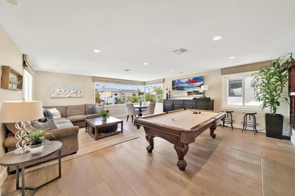 Gallery image of 4BD4BA LuxuryHot TubYard - June July 2027 in San Clemente