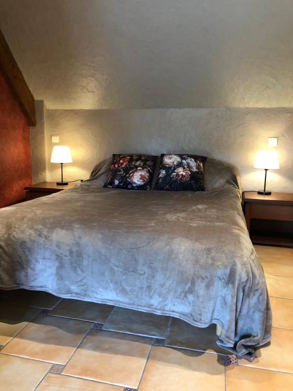 Chez MASK Brocante - Double Room With Private Bathroom