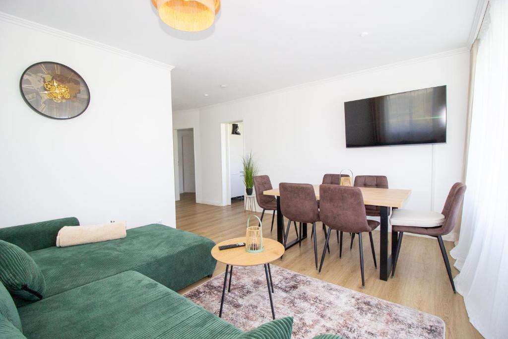 TV a/nebo společenská místnost v ubytování Lord Nelson 101