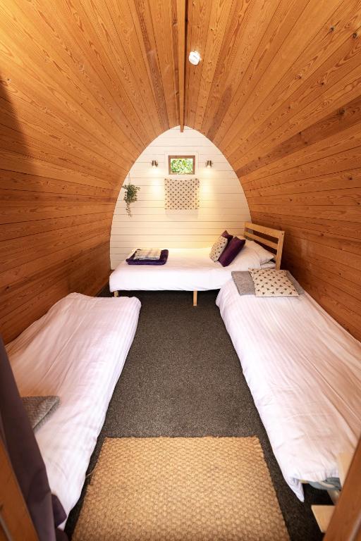 Postel nebo postele na pokoji v ubytování Glenshee Glamping