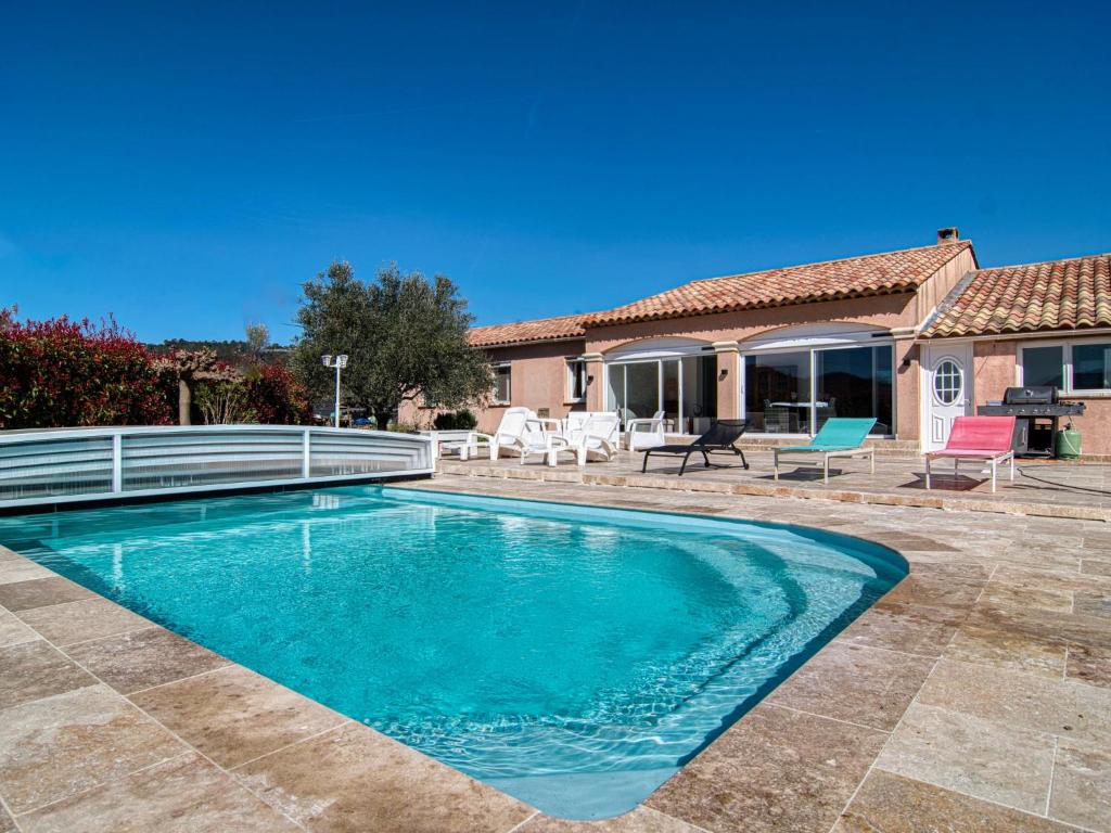 Πισίνα στο ή κοντά στο Holiday Home Villa Mehdaeve by Interhome