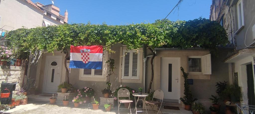Budova, kde se apartmán nachází