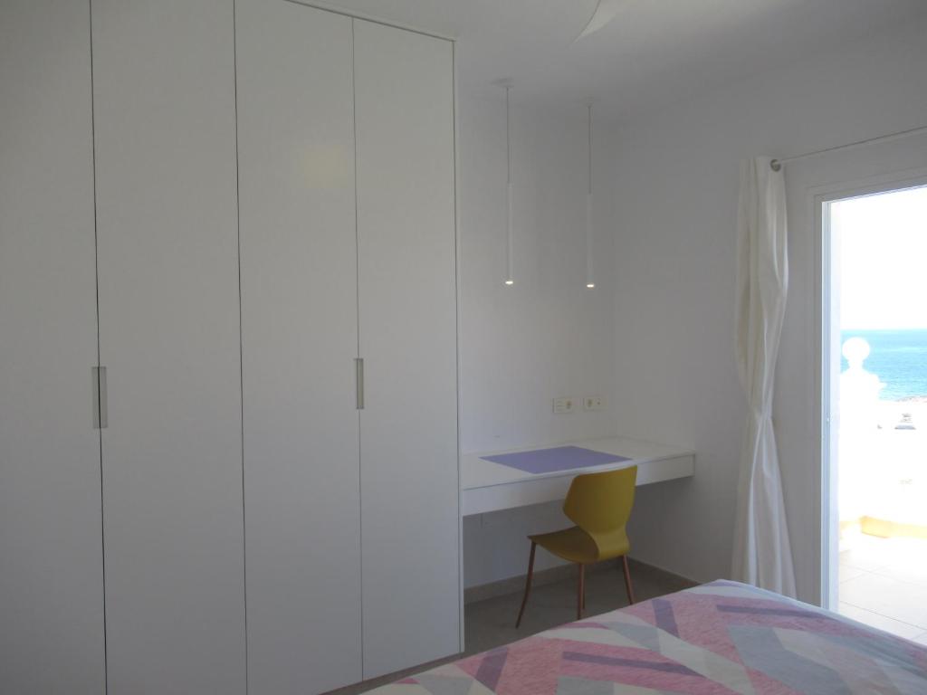 Posteľ alebo postele v izbe v ubytovaní SOMETHING SPECIAL LAS DUNAS 9 by RENTMEDANO pretty villa with sea view and pool