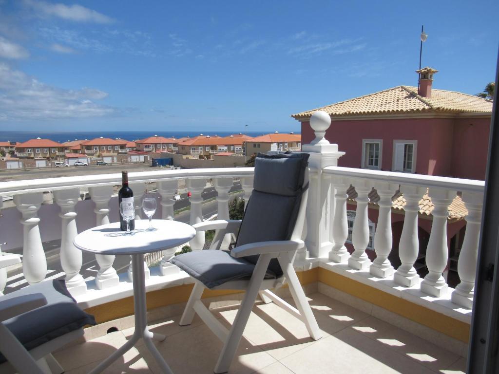 Balkón alebo terasa v ubytovaní SOMETHING SPECIAL LAS DUNAS 9 by RENTMEDANO pretty villa with sea view and pool