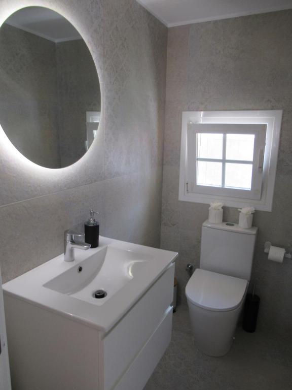 Kúpeľňa v ubytovaní SOMETHING SPECIAL LAS DUNAS 9 by RENTMEDANO pretty villa with sea view and pool