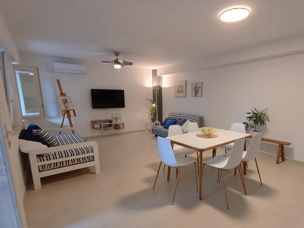 Apartments Grbin - Two-Bedroom Apartment With Terrace And Sea View