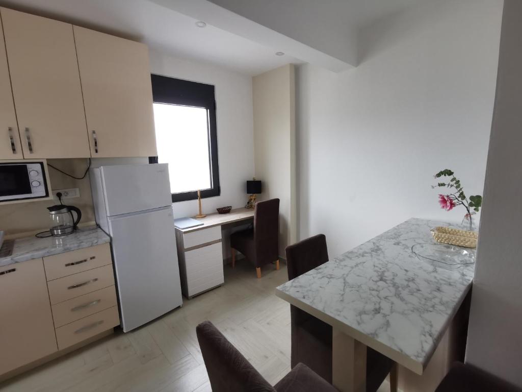 Cucina o angolo cottura di Ulcinj Vibes & Waves Apartment