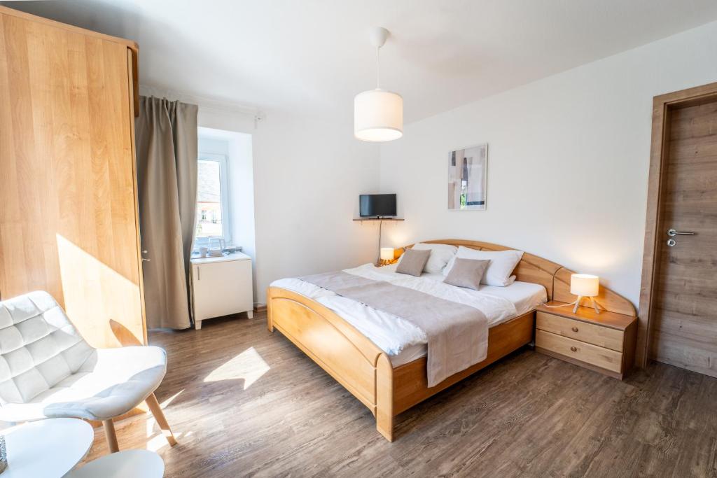 Gästehaus Mack - Mosel Rooms & Restaurant - Large Double Room