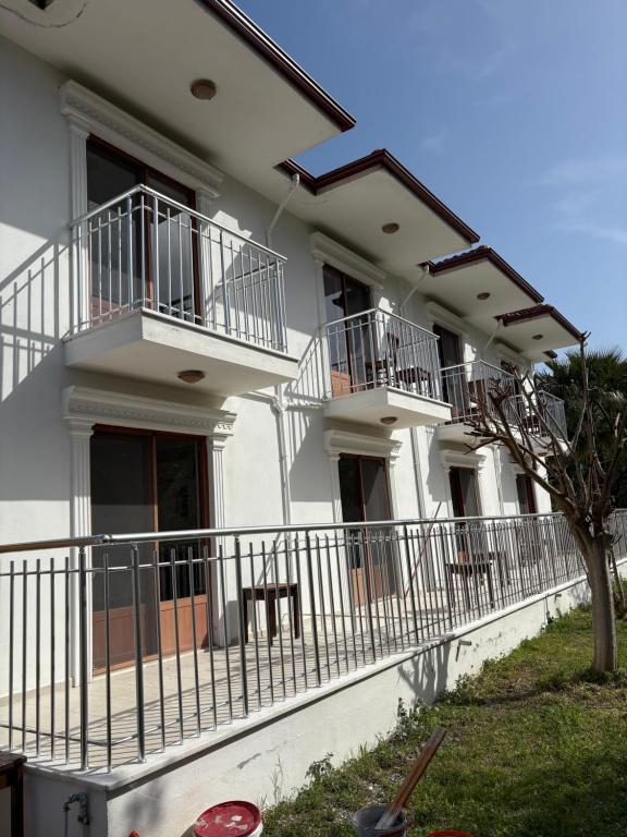 Balkón nebo terasa v ubytování Ebru'ca Pansiyon