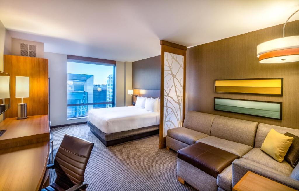 Hyatt Place Washington D.C./National Mall - One-Bedroom King Suite With Sofa Bed