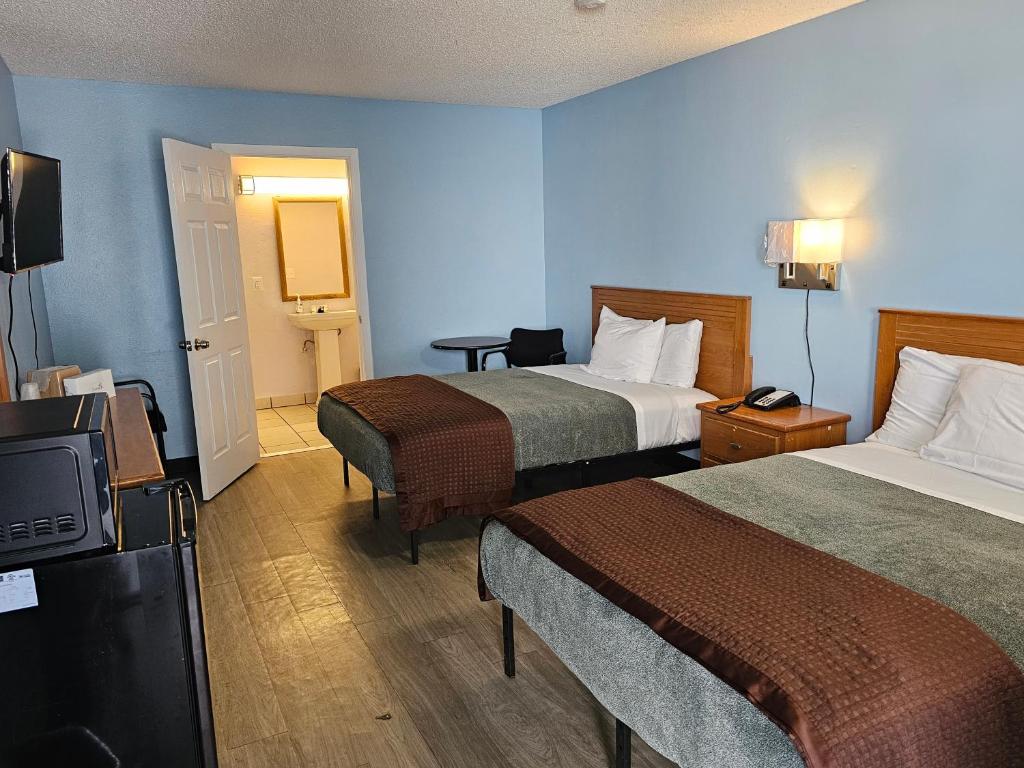 Sumner Motor Inn - Double Room With Two Double Beds - Non-Smoking