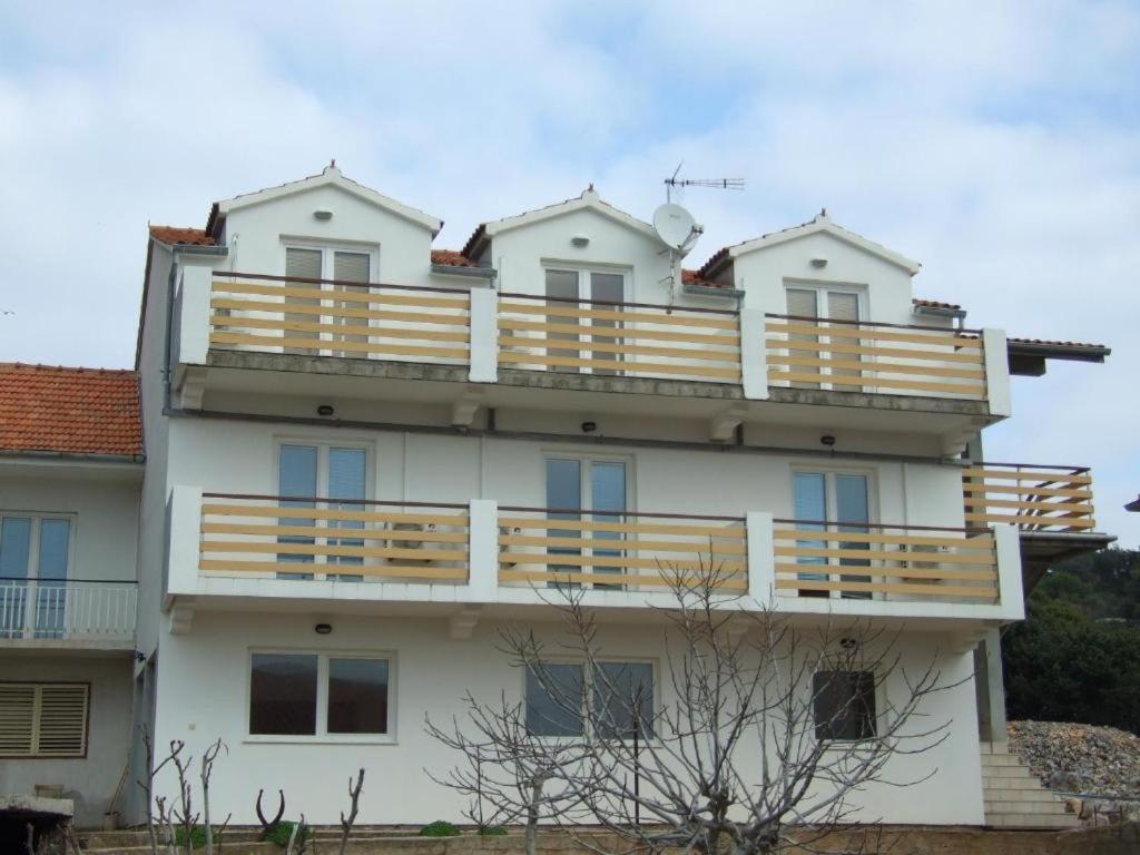 Apartments and rooms by the sea Kaprije - 24083