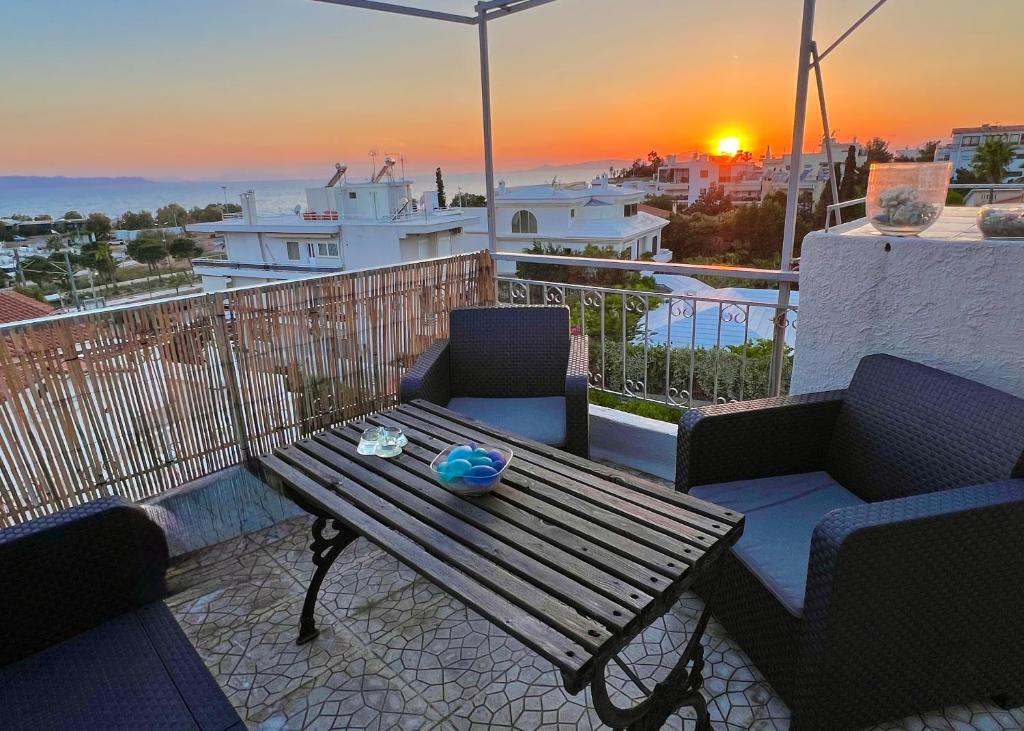 Exclusive Penthouse Apt, at Glyfada Marina & Beach, Athens (updated ...