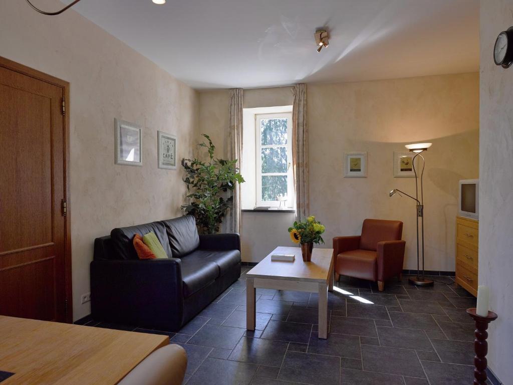 Posezení v ubytování Castle Apartment in Aywaille near River Amblève