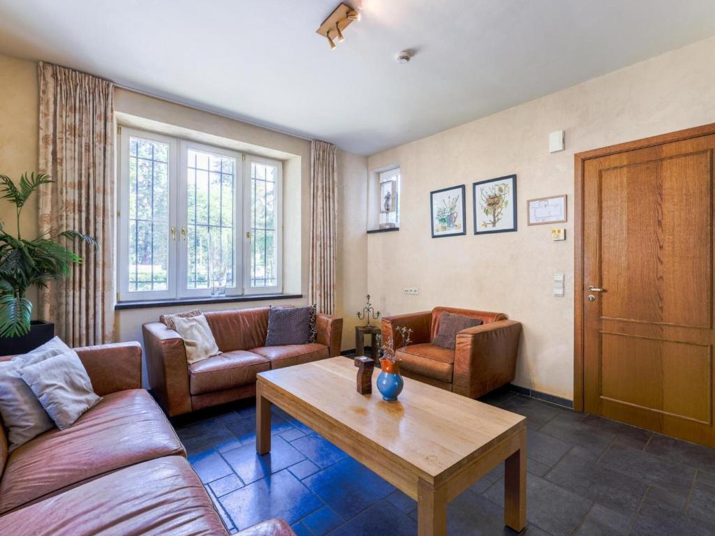 Posezení v ubytování Apartment in Aywaille near Remouchamps Caves