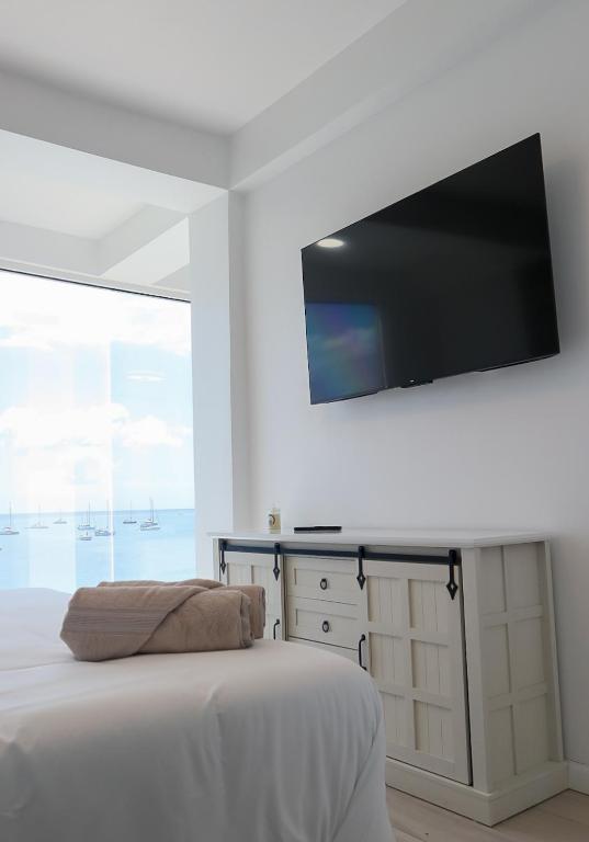 TV a/nebo společenská místnost v ubytování One Love Motel