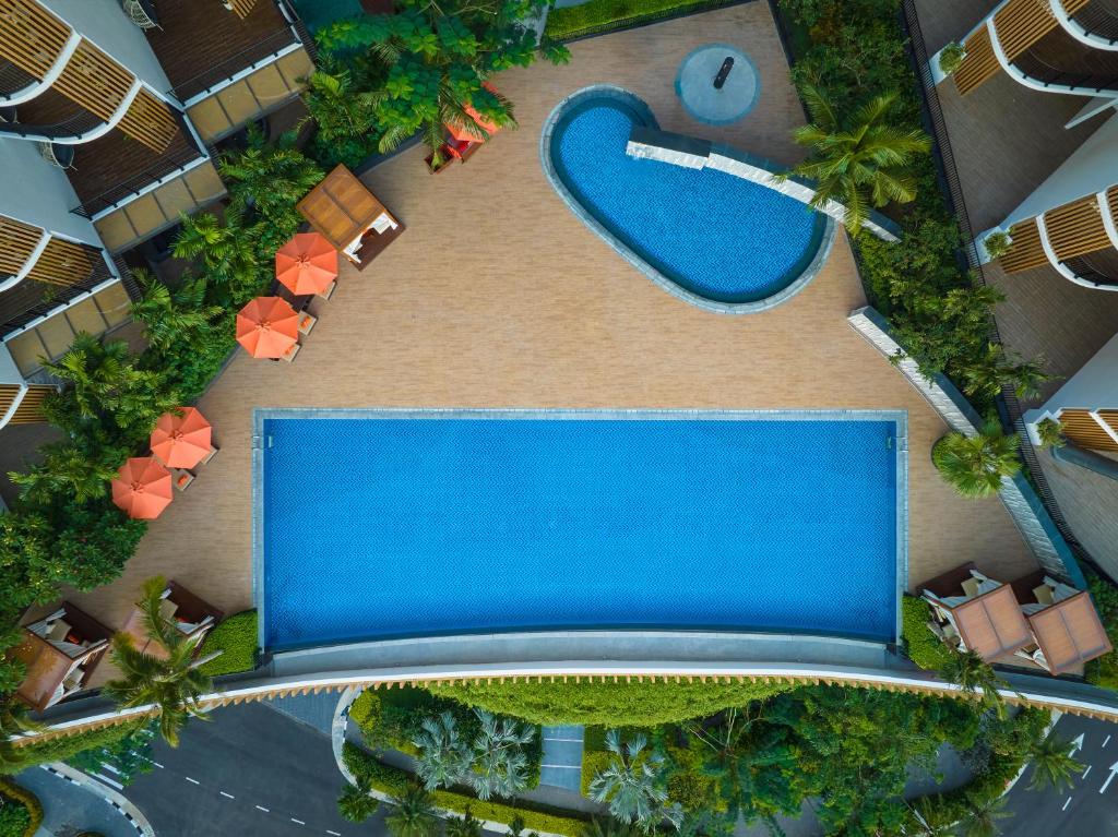 Bazén v ubytování Birkin International Hotel nebo v jeho okolí