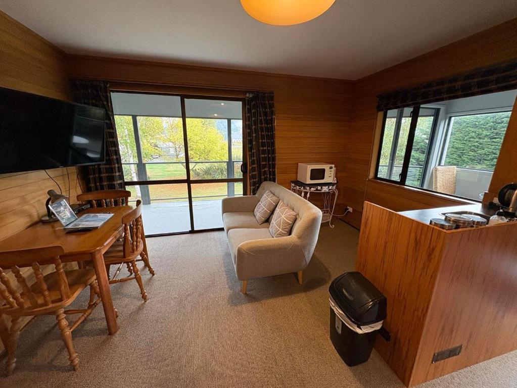 Garden Tower Middle - Resim 6