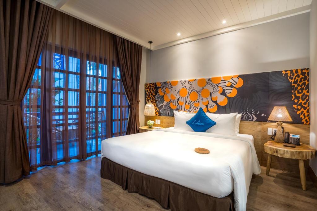 Phòng Deluxe Nhìn Ra Vườn Có Giường Cỡ King