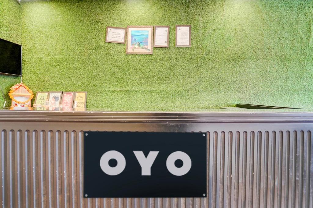 Certifikát, hodnocení, plakát nebo jiný dokument vystavený v ubytování Super Hotel O Britania Chowk