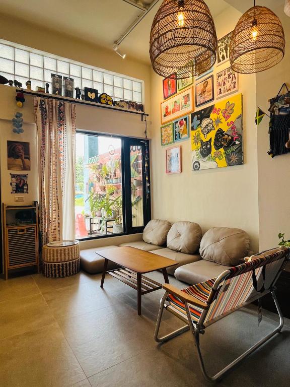 Posezení v ubytování 4人包棟 Good Trip Hostel 菇憩民宿 加勒比海海島風