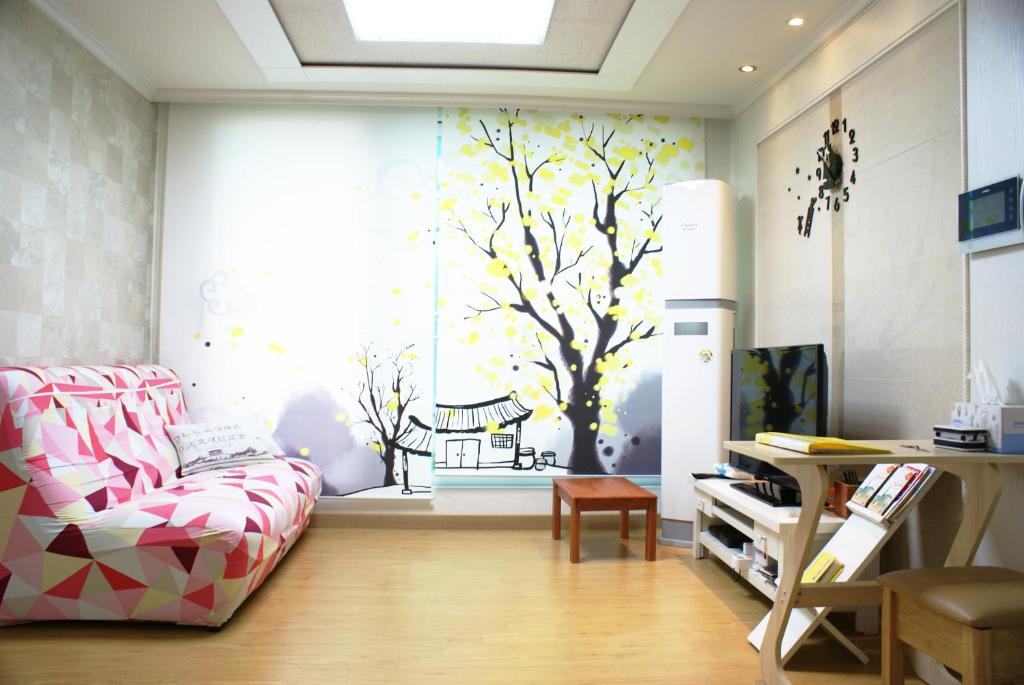 TV a/nebo společenská místnost v ubytování Comfortable as your home - JS1