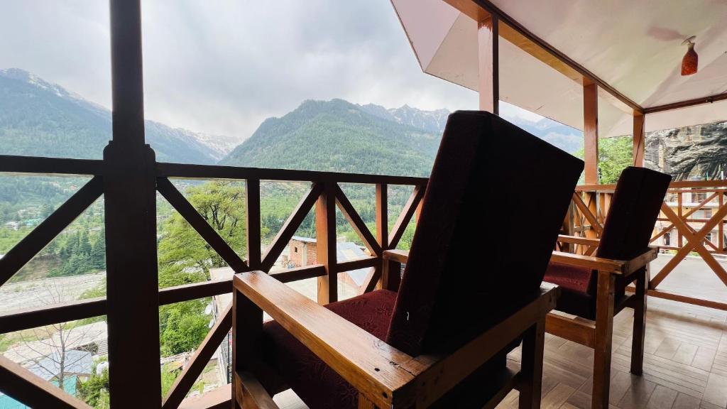 Üldine mäevaade või majutusasutusest Sita Hotel & Cottage, Manali - A Boutique Wellness Hotel pildistatud vaade
