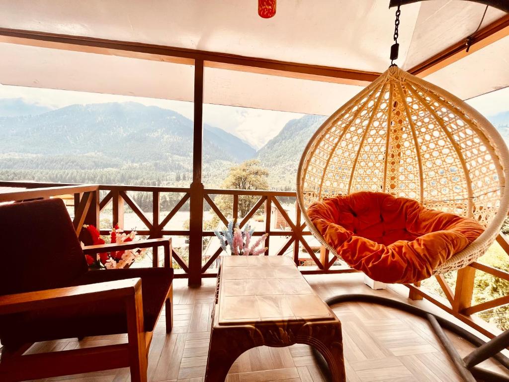 Üldine mäevaade või majutusasutusest Sita Hotel & Cottage, Manali - A Boutique Wellness Hotel pildistatud vaade