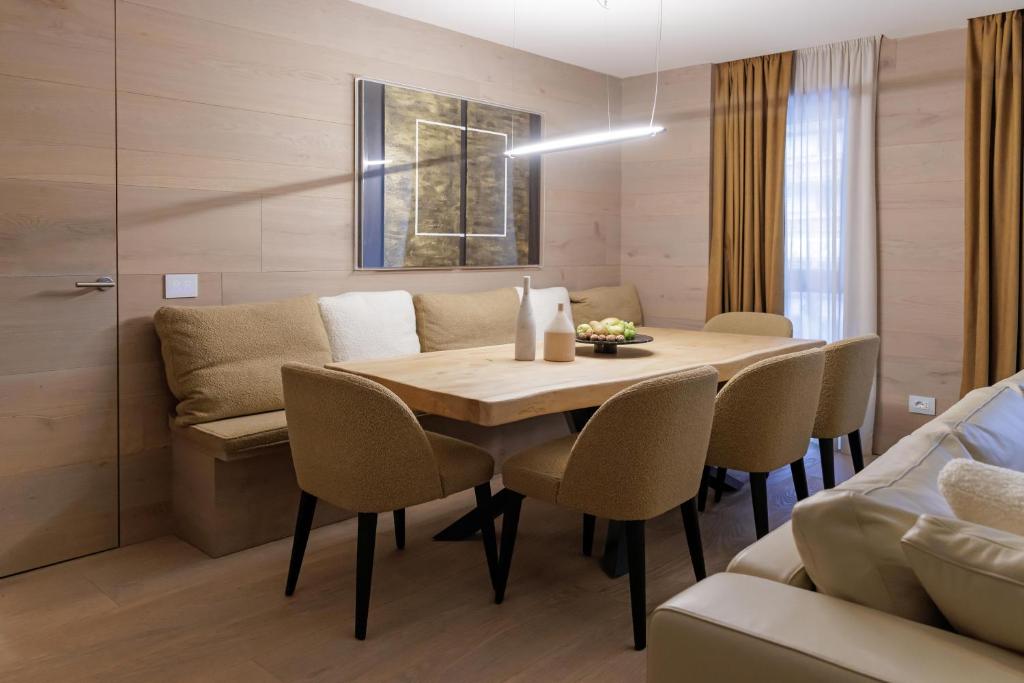 A seating area at Campiglio WOOD