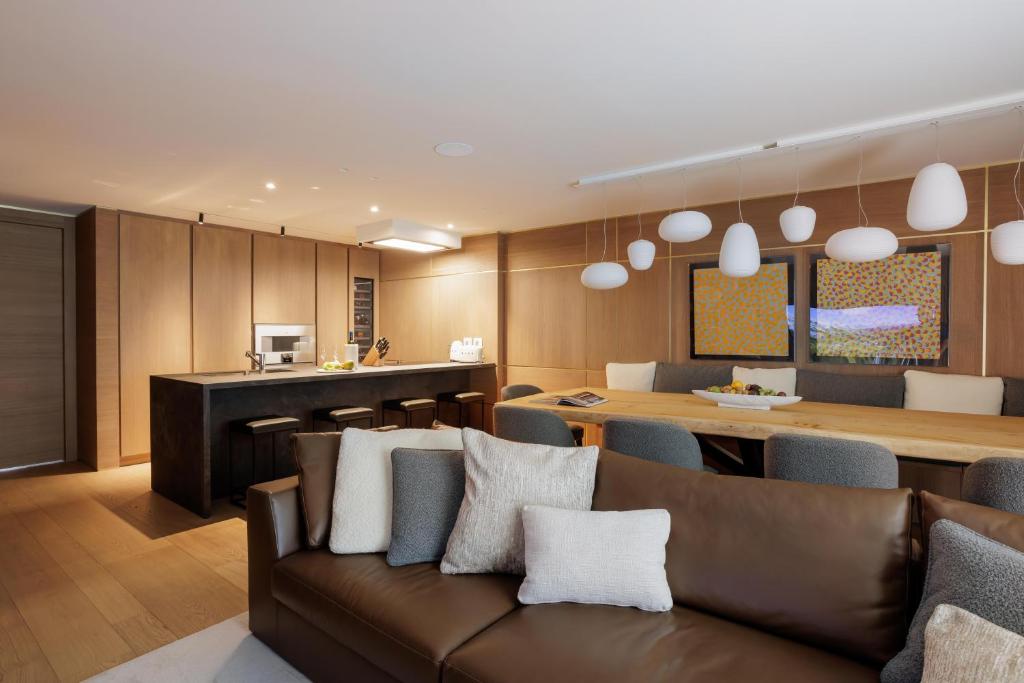 A seating area at Campiglio WOOD