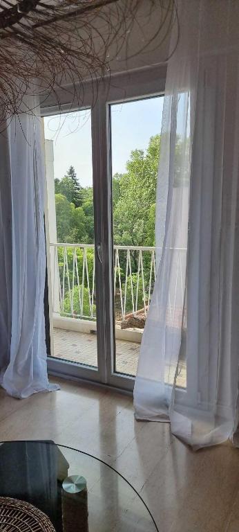 Balkón nebo terasa v ubytování Chez Denis-Jo Chambres d'hôtes