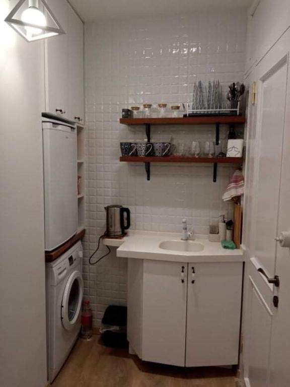 لابی و فضای عمومی Lovely Apartment in the heart of old Tbilisi - تصویر ۵