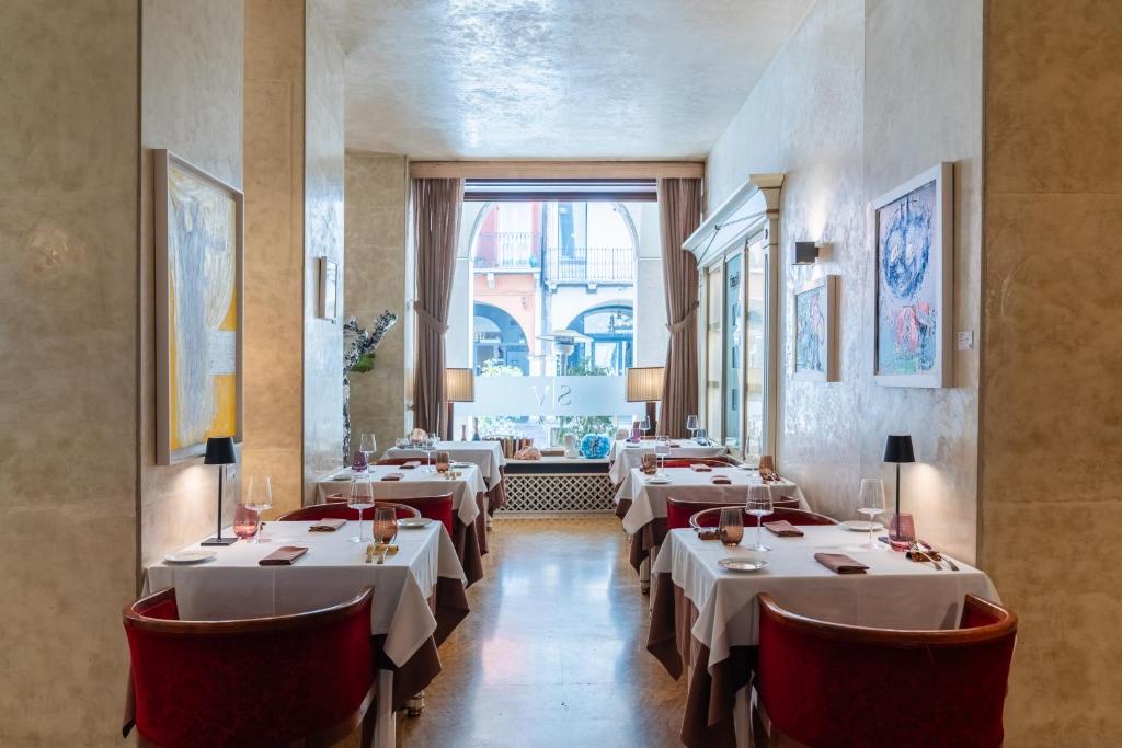 Restaurace v ubytování Hotel Vittoria